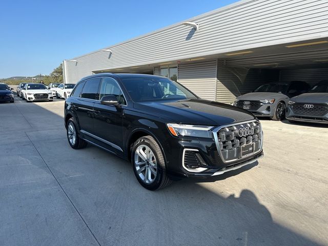 2025 Audi Q7 Premium