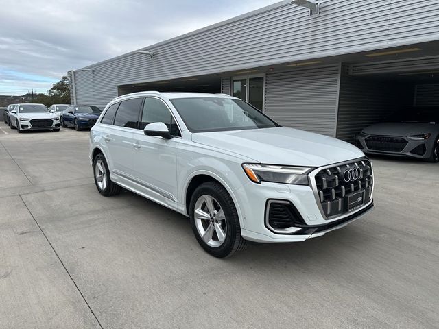 2025 Audi Q7 Premium