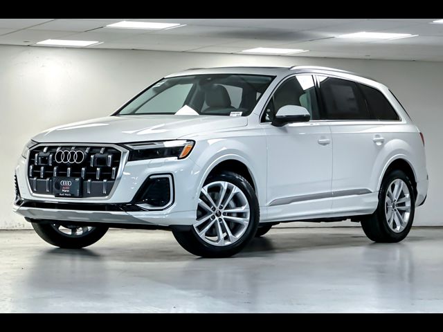 2025 Audi Q7 Premium Plus