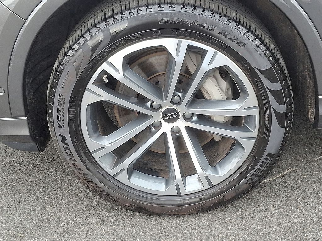 Vehicle image 8 of 30