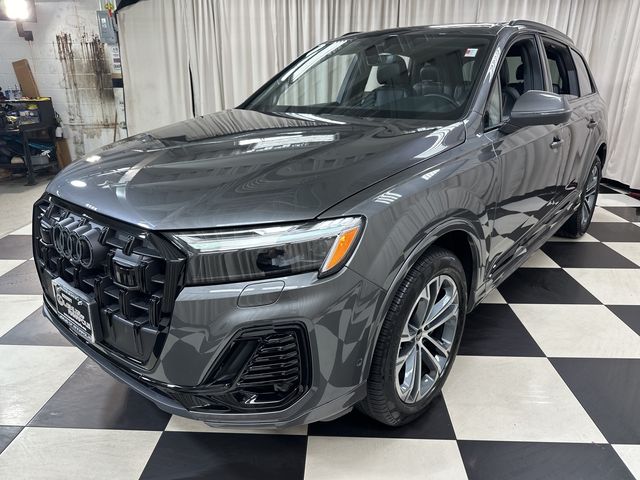 2025 Audi Q7 Premium Plus