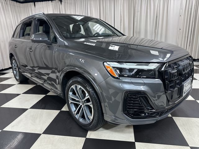 2025 Audi Q7 Premium Plus