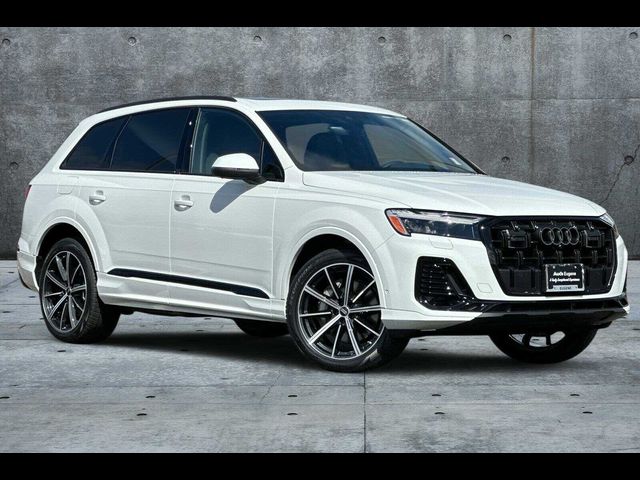 2025 Audi Q7 Premium Plus