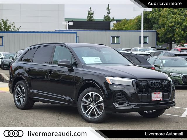 2025 Audi Q7 Premium Plus