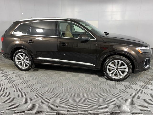 2025 Audi Q7 Premium Plus