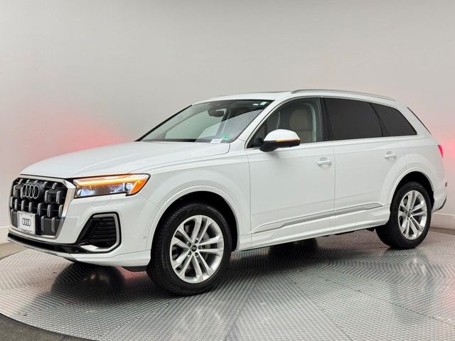 2025 Audi Q7 Premium Plus