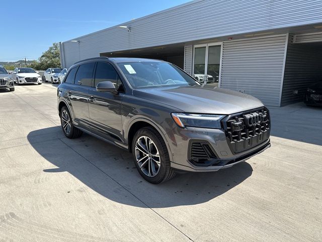 2025 Audi Q7 Premium Plus