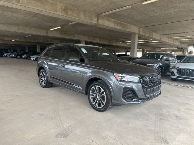 2025 Audi Q7 Premium Plus