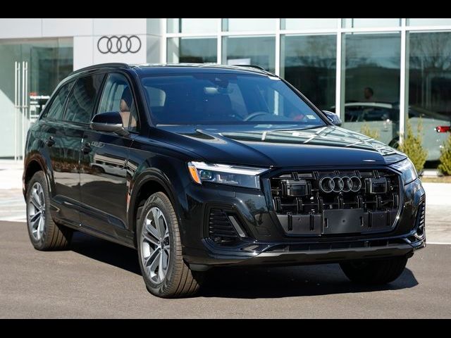 2025 Audi Q7 Premium Plus