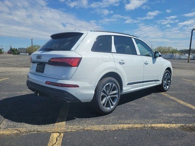 2025 Audi Q7 Premium Plus