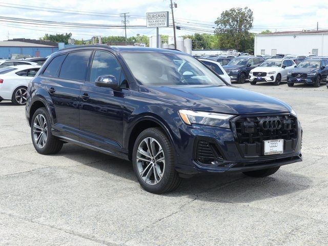 2025 Audi Q7 Premium Plus