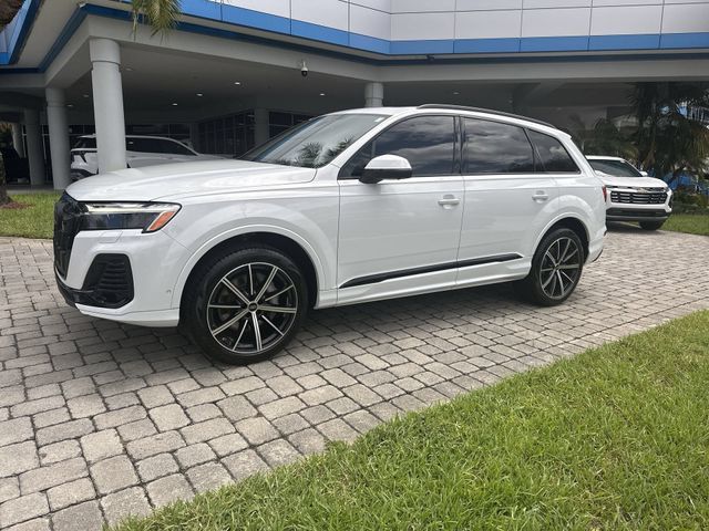 2025 Audi Q7 Premium Plus