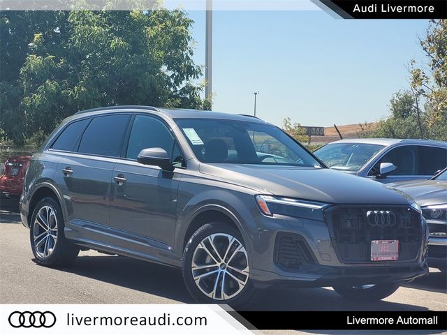 2025 Audi Q7 Premium Plus