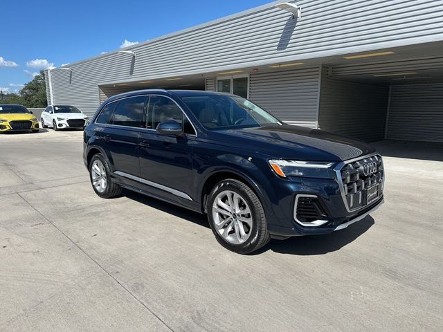 2025 Audi Q7 Premium Plus