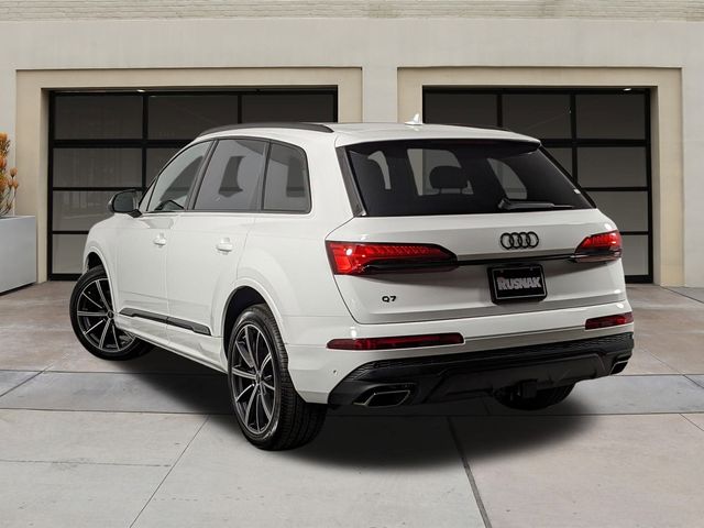 2025 Audi Q7 Premium Plus