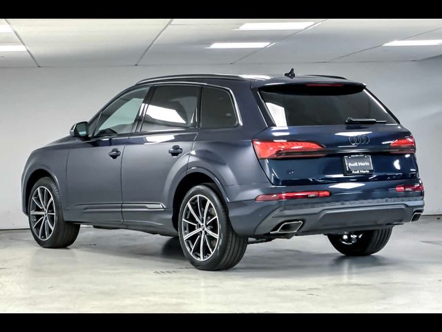 2025 Audi Q7 Premium Plus