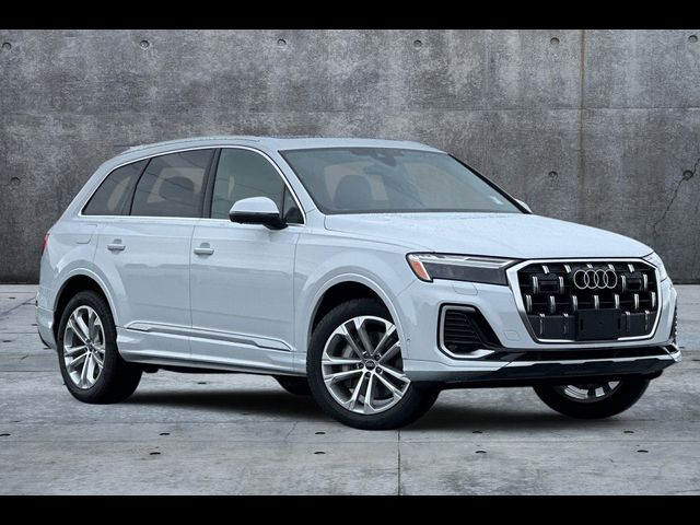 2025 Audi Q7 Premium Plus