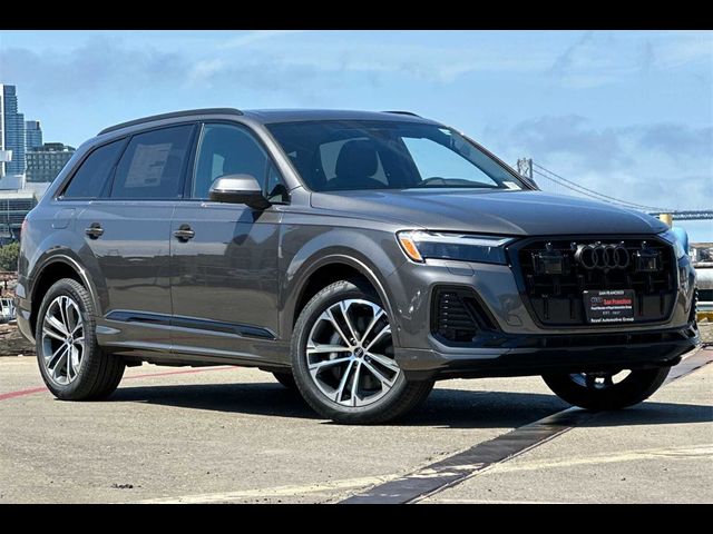 2025 Audi Q7 Premium Plus