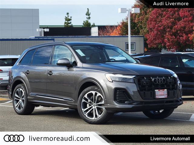 2025 Audi Q7 Premium Plus