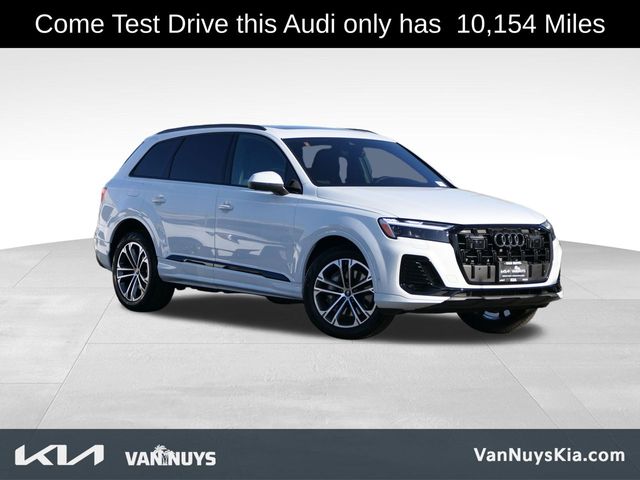 2025 Audi Q7 Premium Plus