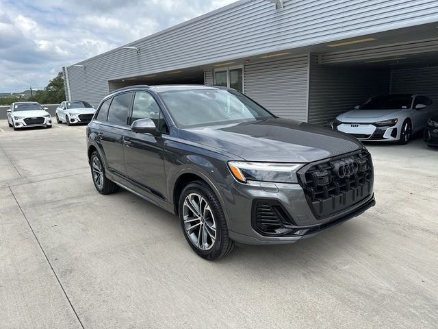 2025 Audi Q7 Premium Plus