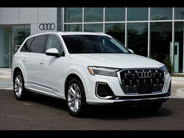 2025 Audi Q7 Premium Plus