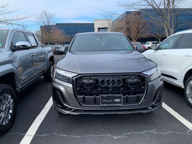 2025 Audi Q7 Premium Plus