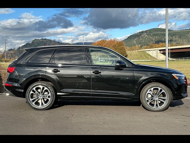 2025 Audi Q7 Premium Plus