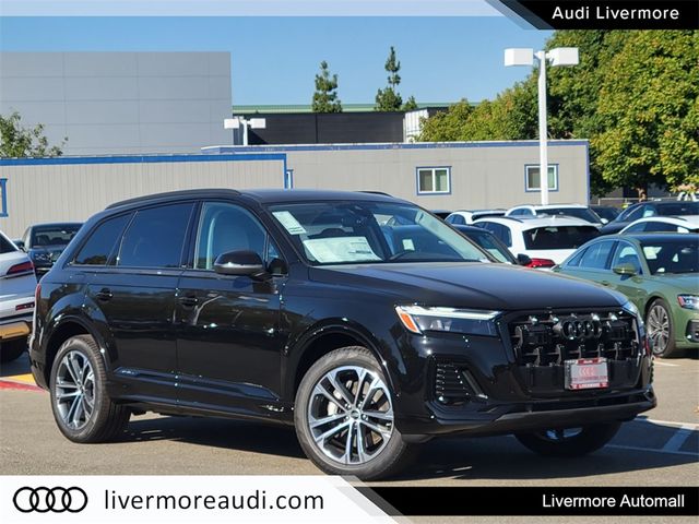 2025 Audi Q7 Premium Plus