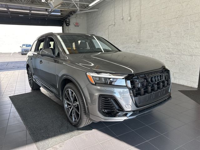 2025 Audi Q7 Premium Plus