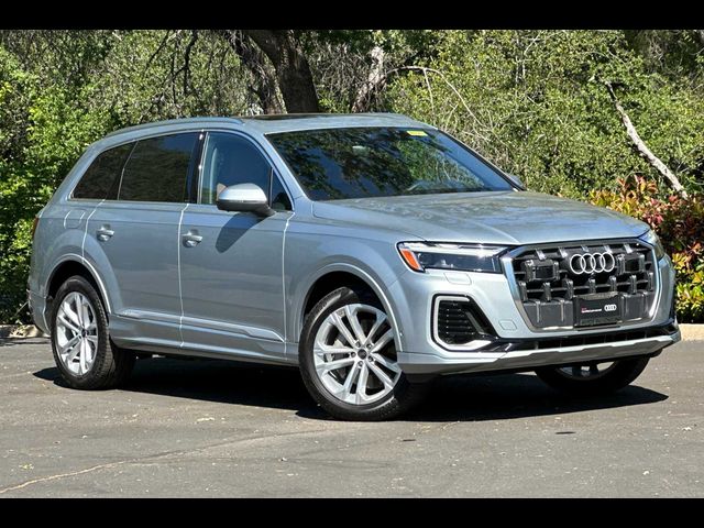 2025 Audi Q7 Premium Plus