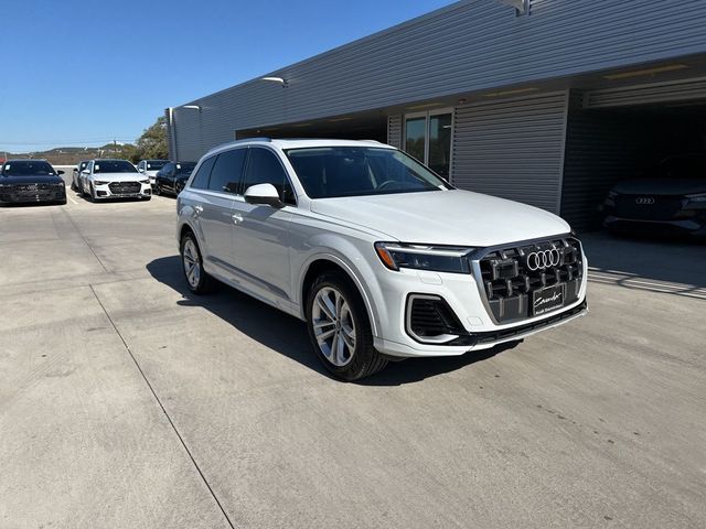 2025 Audi Q7 Premium Plus