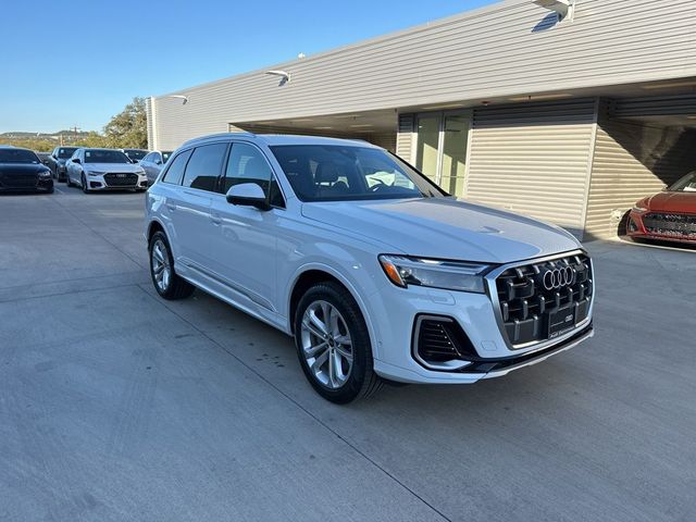 2025 Audi Q7 Premium