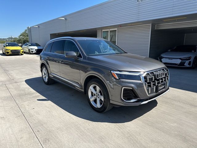 2025 Audi Q7 Premium