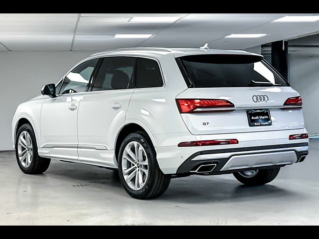 2025 Audi Q7 Premium