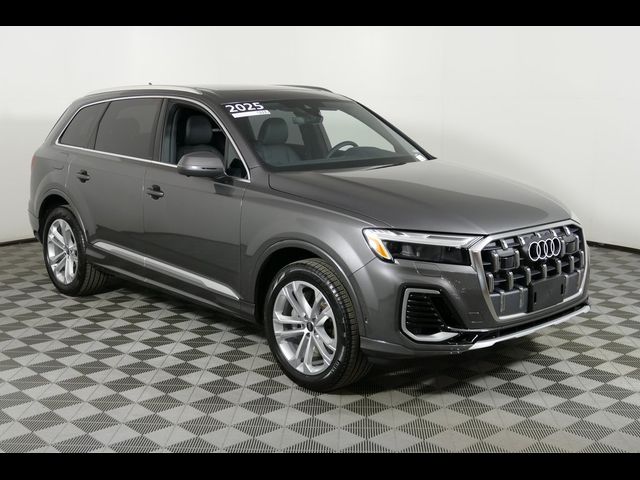 2025 Audi Q7 Premium Plus