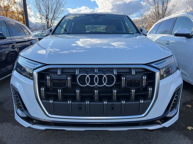 2025 Audi Q7 Premium Plus