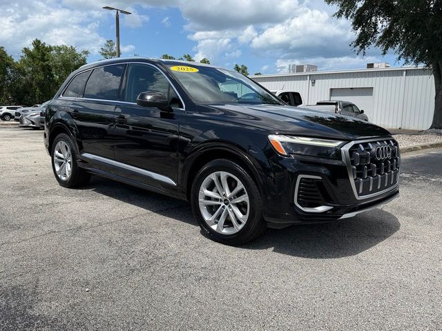 2025 Audi Q7 Premium Plus