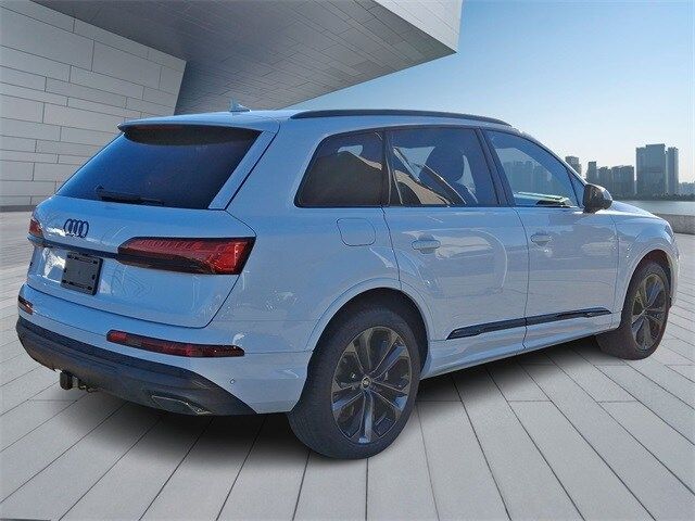 2025 Audi Q7 Premium Plus