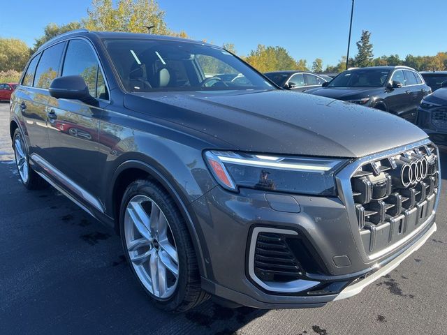2025 Audi Q7 Premium Plus