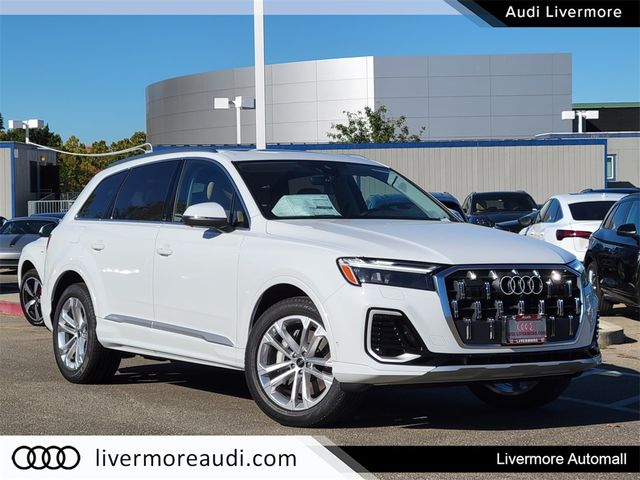 2025 Audi Q7 Premium Plus