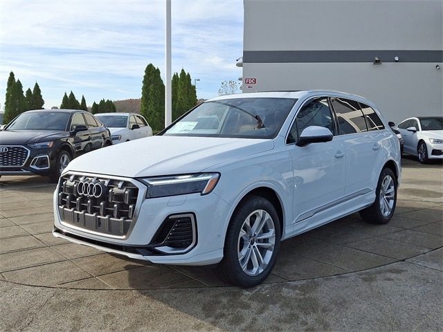 2025 Audi Q7 Premium Plus