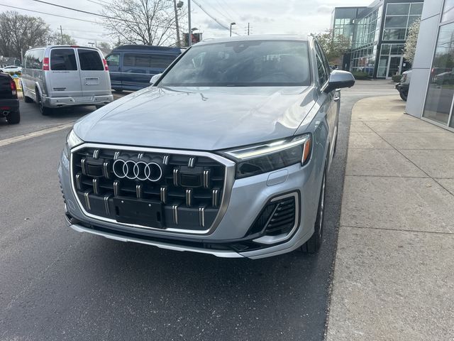 2025 Audi Q7 Premium Plus
