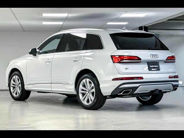 2025 Audi Q7 Premium Plus