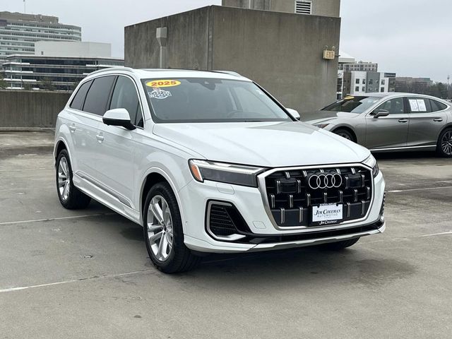 2025 Audi Q7 Premium Plus