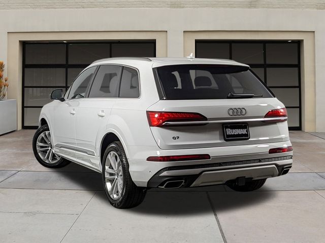 2025 Audi Q7 Premium Plus