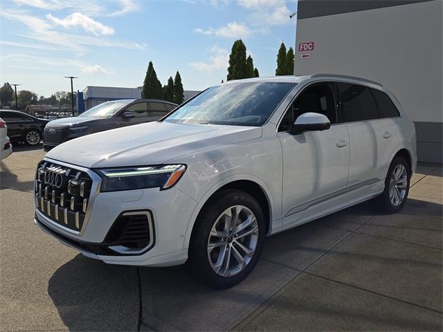 2025 Audi Q7 Premium Plus