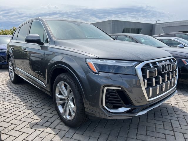 2025 Audi Q7 Premium Plus