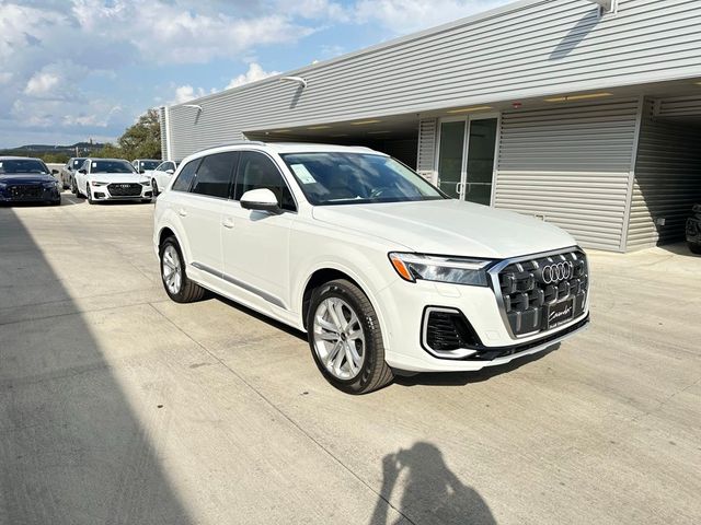 2025 Audi Q7 Premium Plus