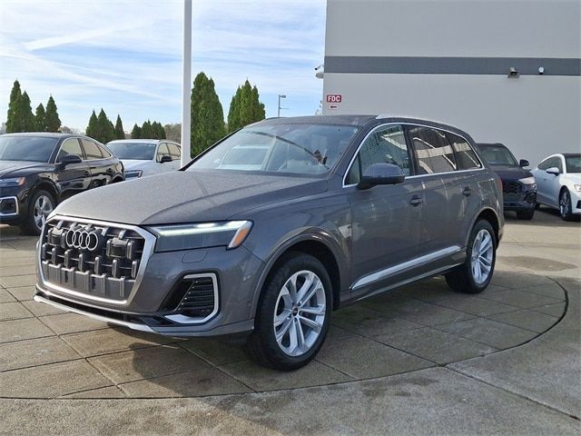 2025 Audi Q7 Premium Plus